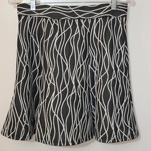 Barney's New York Black and white design Skirt